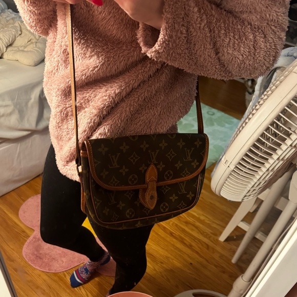 Louis Vuitton satchel - Picture 13 of 16